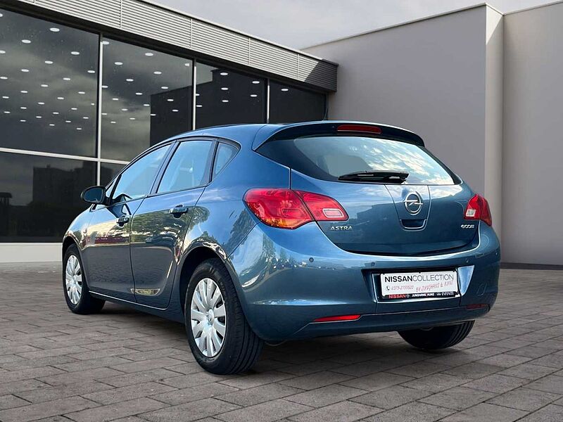 Opel Astra J Lim. 5-trg. Edition Standheizung Klimaautomatik PDC