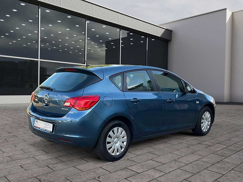 Opel Astra J Lim. 5-trg. Edition Standheizung Klimaautomatik PDC