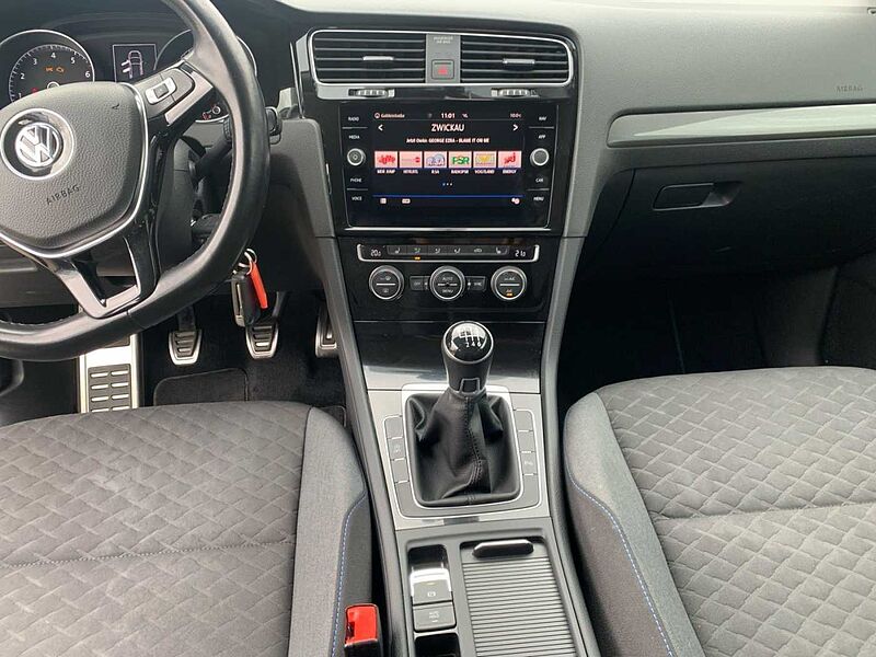 Volkswagen Golf Variant Join AAC NAVI LED Anhängerkupplung